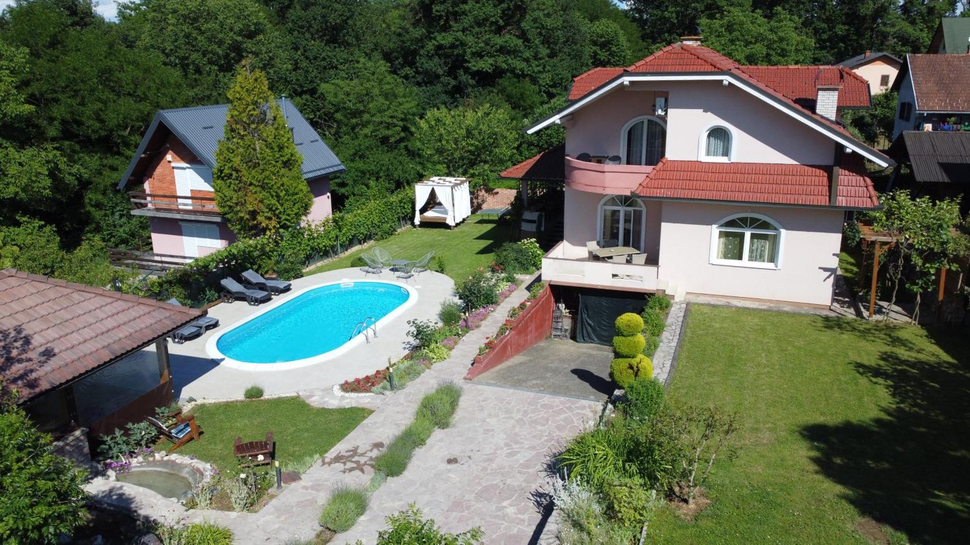 Villa Katarina With Pool 巴尼西卢卡 外观 照片